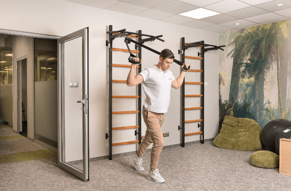 BenchK wall bars with Recoil suspension straps in action