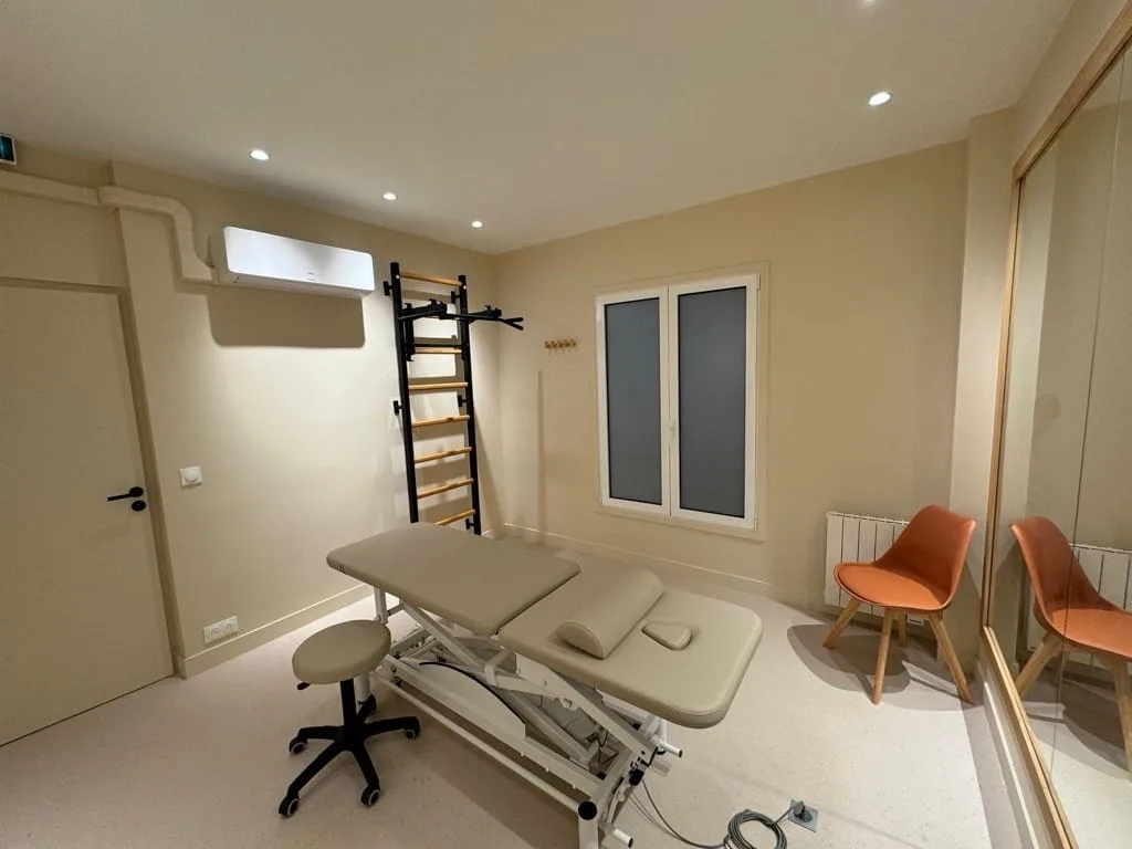 BenchK wall bars in a physiotherapy practice