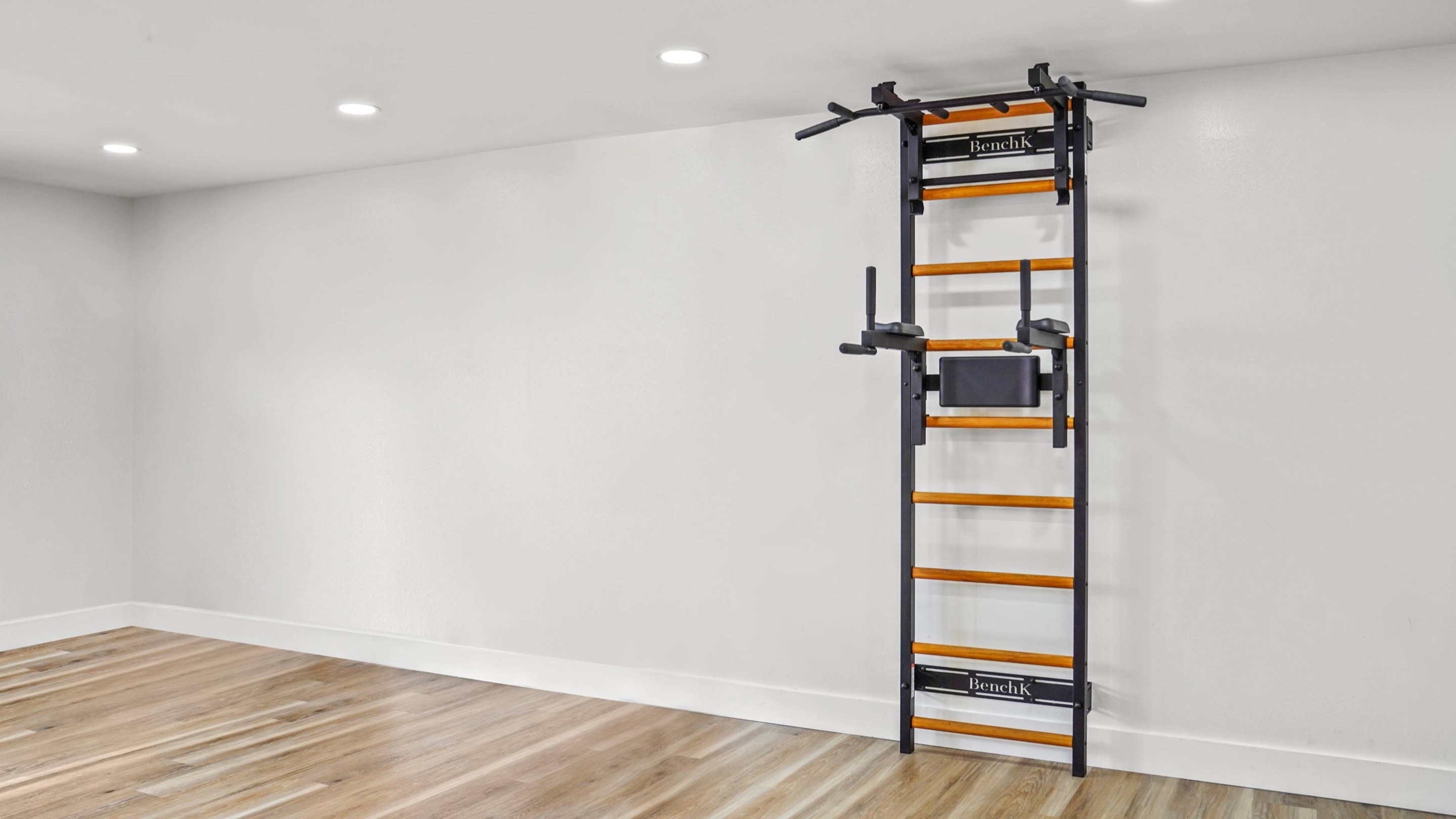 BenchK with pull-up bar and dip bars